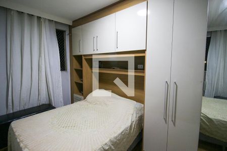 Quarto 1 de apartamento para alugar com 2 quartos, 54m² em Vila Carmosina, São Paulo