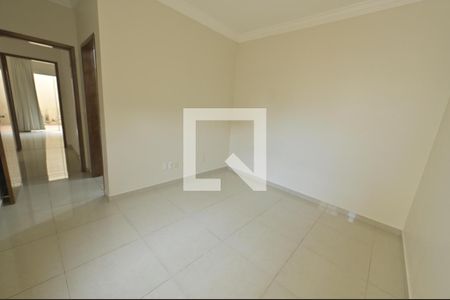 Casa à venda com 450m², 5 quartos e 6 vagas Casa à venda com 450m², 5 quartos e 6 vagasSala