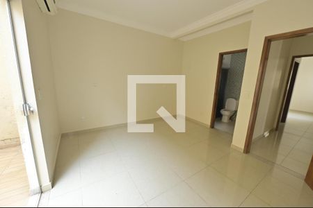 Casa à venda com 450m², 5 quartos e 6 vagas Casa à venda com 450m², 5 quartos e 6 vagasSala
