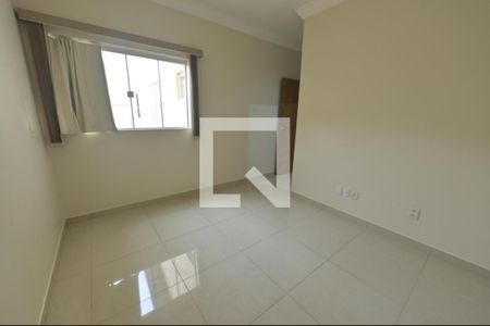 Casa à venda com 450m², 5 quartos e 6 vagas Casa à venda com 450m², 5 quartos e 6 vagasSala