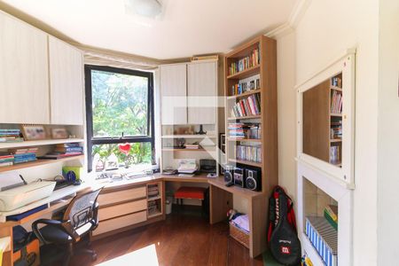 Sala de apartamento à venda com 4 quartos, 242m² em Vila Suzana, São Paulo