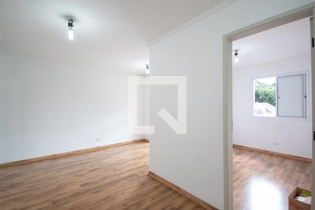 Sala de apartamento para alugar com 3 quartos, 70m² em Km 18, Osasco