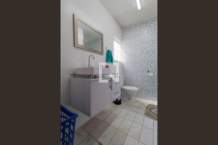 Casa à venda com 222m², 3 quartos e 2 vagas Casa à venda com 222m², 3 quartos e 2 vagasBanheiro 1