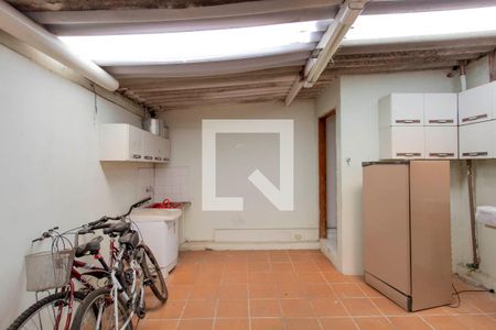 Casa à venda com 222m², 3 quartos e 2 vagas Casa à venda com 222m², 3 quartos e 2 vagasÁrea de Serviço