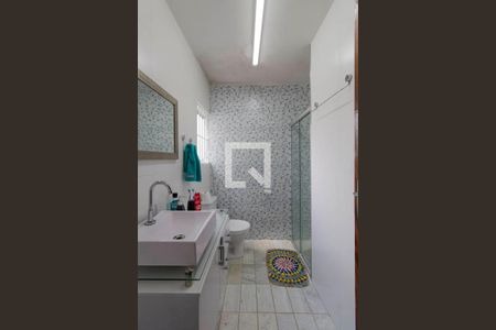 Casa à venda com 222m², 3 quartos e 2 vagas Casa à venda com 222m², 3 quartos e 2 vagasBanheiro 1