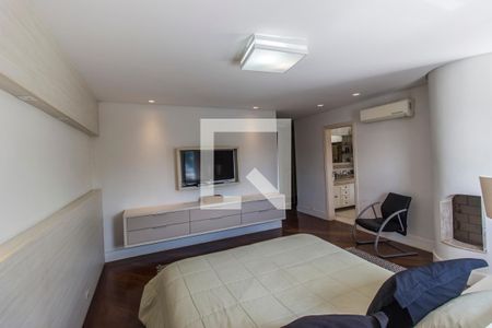 Casa de condomínio à venda com 540m², 5 quartos e 6 vagasSuíte master