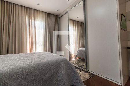 Casa de condomínio à venda com 540m², 5 quartos e 6 vagasSuíte 2