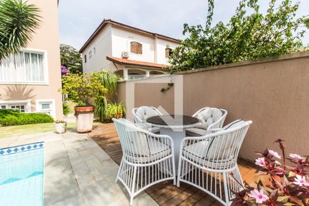 Casa de condomínio à venda com 540m², 5 quartos e 6 vagasPiscina