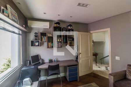 Casa de condomínio à venda com 540m², 5 quartos e 6 vagasEscritório