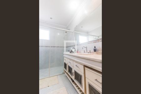 Casa de condomínio à venda com 540m², 5 quartos e 6 vagasBanheiro da Suíte 4