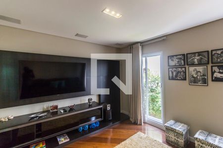 Sala de TV de casa de condomínio à venda com 5 quartos, 540m² em Alphaville Residencial Zero, Barueri