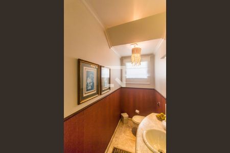 Casa de condomínio à venda com 540m², 5 quartos e 6 vagasLavabo