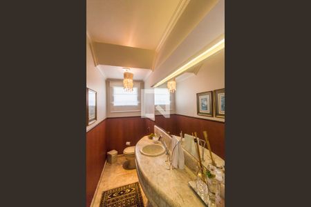 Casa de condomínio à venda com 540m², 5 quartos e 6 vagasLavabo