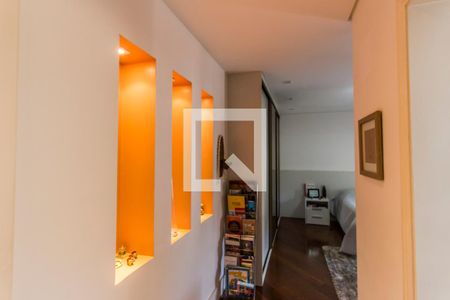 Casa de condomínio à venda com 540m², 5 quartos e 6 vagasSuíte 4