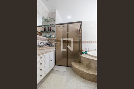 Casa de condomínio à venda com 540m², 5 quartos e 6 vagasBanheiro da Suíte