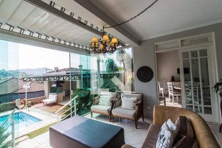 Casa de condomínio à venda com 540m², 5 quartos e 6 vagasVaranda