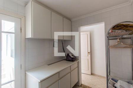 Casa de condomínio à venda com 540m², 5 quartos e 6 vagasÁrea de Serviço