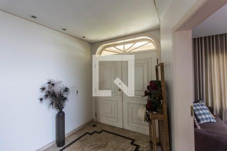 Casa de condomínio à venda com 540m², 5 quartos e 6 vagasHall de entrada