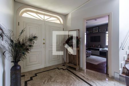 Casa de condomínio à venda com 540m², 5 quartos e 6 vagasHall de entrada