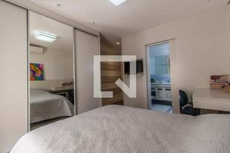 Casa de condomínio à venda com 540m², 5 quartos e 6 vagasSuíte 2