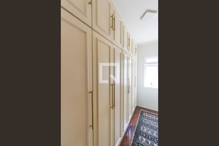 Casa de condomínio à venda com 540m², 5 quartos e 6 vagasCloset da suíte