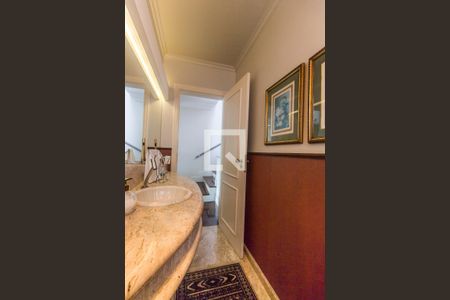 Casa de condomínio à venda com 540m², 5 quartos e 6 vagasLavabo