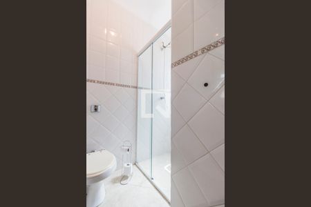 Casa de condomínio à venda com 540m², 5 quartos e 6 vagasBanheiro de serviço