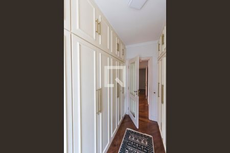 Casa de condomínio à venda com 540m², 5 quartos e 6 vagasCloset da suíte