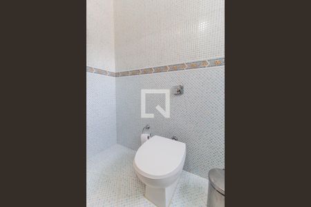 Casa de condomínio à venda com 540m², 5 quartos e 6 vagasBanheiro da Suíte 4