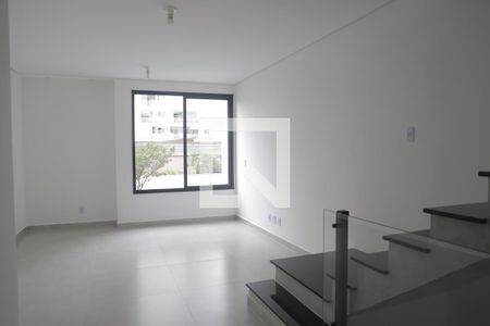 Sala de casa à venda com 4 quartos, 170m² em Chácara Inglesa, São Paulo