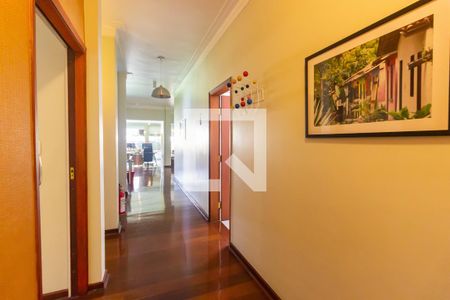 Casa à venda com 393m², 4 quartos e 6 vagasCorredor