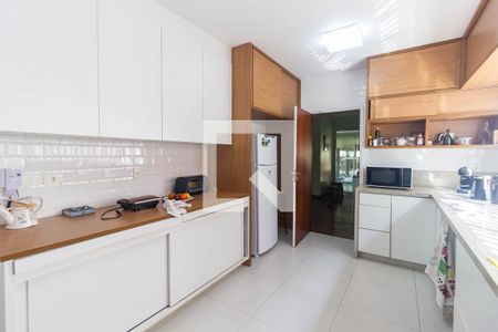 Casa à venda com 393m², 4 quartos e 6 vagasCozinha