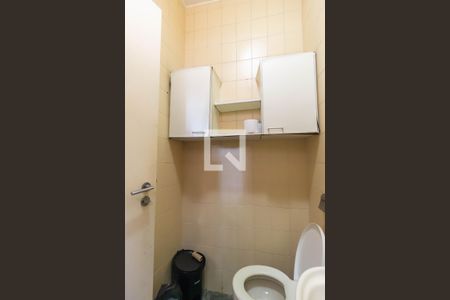 Casa à venda com 393m², 4 quartos e 6 vagasBanheiro de Serviço