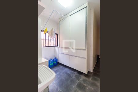 Casa à venda com 393m², 4 quartos e 6 vagasÁrea de Serviço