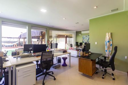 Casa à venda com 393m², 4 quartos e 6 vagasSala