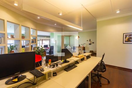 Casa à venda com 393m², 4 quartos e 6 vagasSala