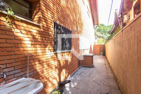 Casa à venda com 393m², 4 quartos e 6 vagasCorredor
