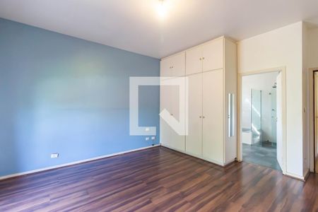 Casa à venda com 393m², 4 quartos e 6 vagasSuíte 2