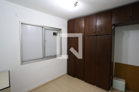 Quarto 2 de apartamento para alugar com 2 quartos, 56m² em Vila Marieta, São Paulo