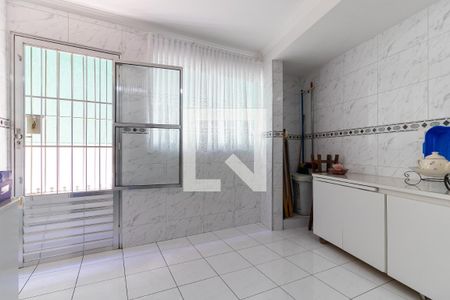 Casa à venda com 250m², 4 quartos e 1 vagaÁrea de Serviço