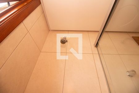 Apartamento à venda com 86m², 2 quartos e 2 vagas Apartamento à venda com 86m², 2 quartos e 2 vagasBanheiro da Suíte