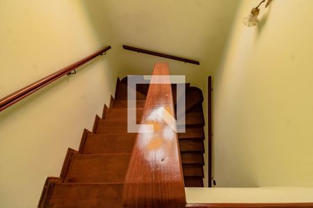 Casa à venda com 180m², 3 quartos e 2 vagasEscada