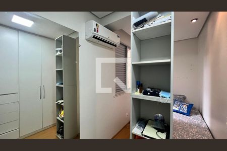 Apartamento à venda com 210m², 5 quartos e 2 vagasQuarto