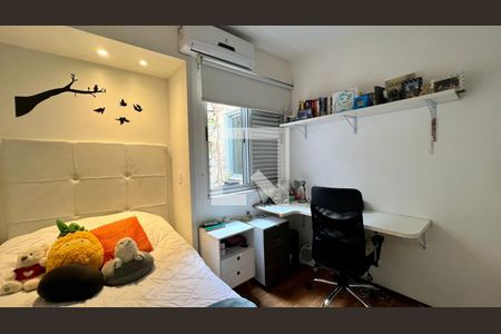 Quarto de apartamento à venda com 5 quartos, 210m² em Santo Antônio, Belo Horizonte