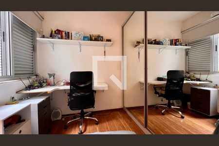 Quarto de apartamento à venda com 5 quartos, 210m² em Santo Antônio, Belo Horizonte