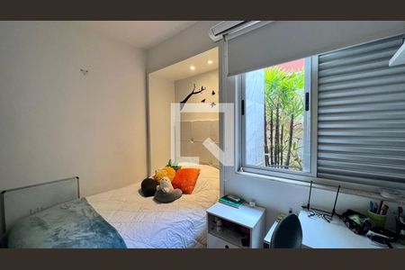Quarto de apartamento à venda com 5 quartos, 210m² em Santo Antônio, Belo Horizonte