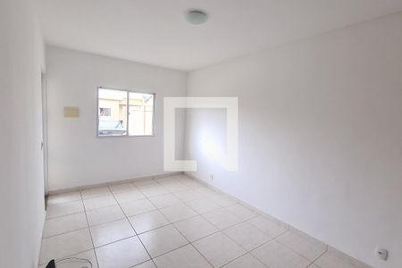 Sala de casa de condomínio para alugar com 2 quartos, 90m² em Vila Santa Cruz, Duque de Caxias
