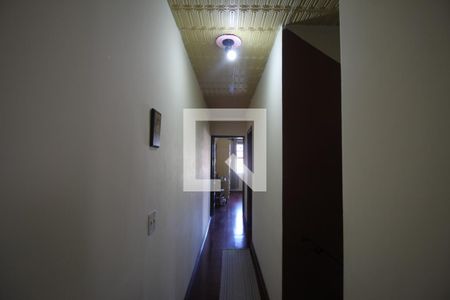 Casa à venda com 150m², 3 quartos e 2 vagasCorredor