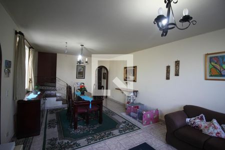 Sala de casa à venda com 3 quartos, 150m² em Jardim Prudência, São Paulo