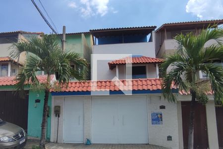 Casa à venda com 120m², 3 quartos e 1 vaga Casa à venda com 120m², 3 quartos e 1 vagaFachada